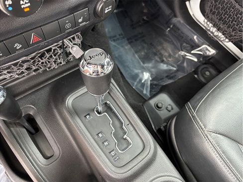 Used 2016 Jeep Wrangler Unlimited Rubicon AWD/4WD image 29