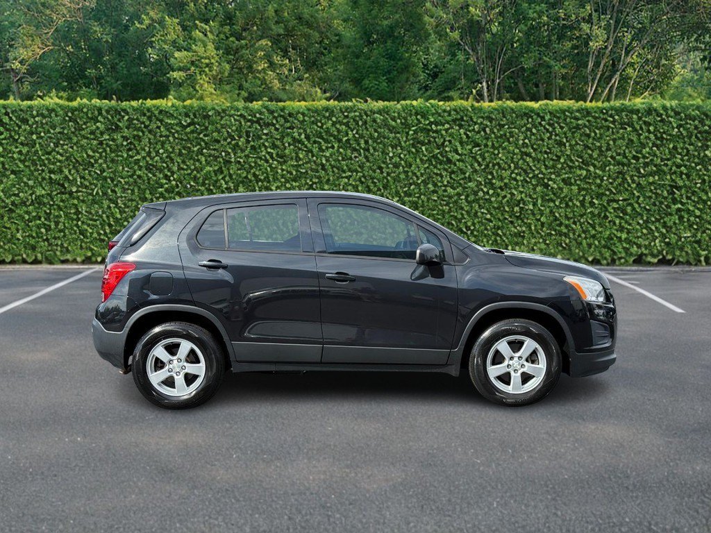 Used 2016 Chevrolet Trax LS AWD/4WD image 2