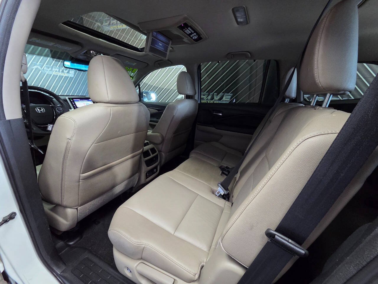 Used 2016 Honda Pilot Touring image 30
