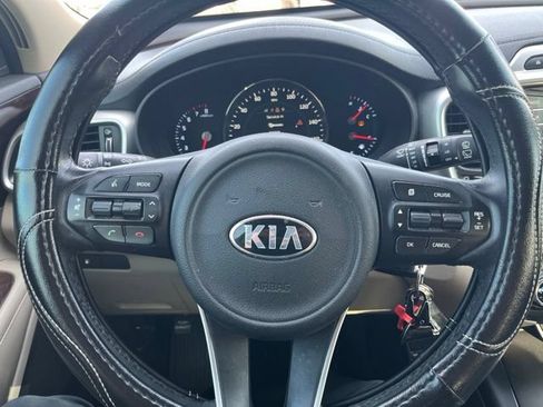 Used 2017 Kia Sorento LX w/ LX V6 Convenience Package FWD image 17