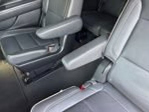 Used 2024 Chevrolet Tahoe Premier RWD image 29
