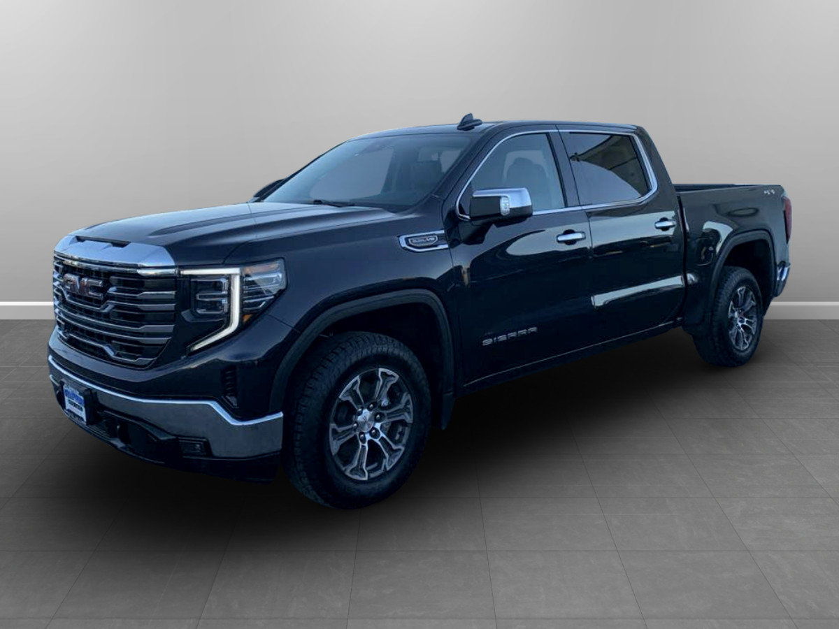Used 2025 GMC Sierra 1500 SLT AWD/4WD image 3