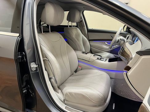Used 2017 Mercedes-Benz S 550 Sedan image 36