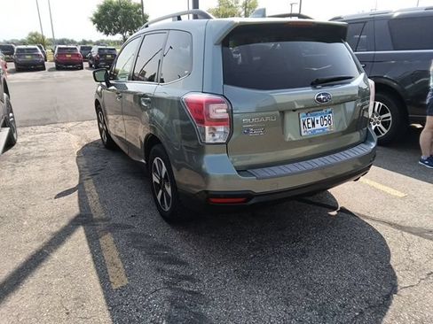 Used 2017 Subaru Forester 2.5i Limited AWD/4WD image 9