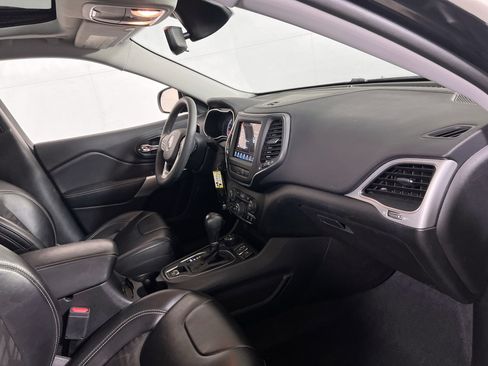 Used 2022 Jeep Cherokee Latitude w/ Sun & Sound Group AWD/4WD image 28