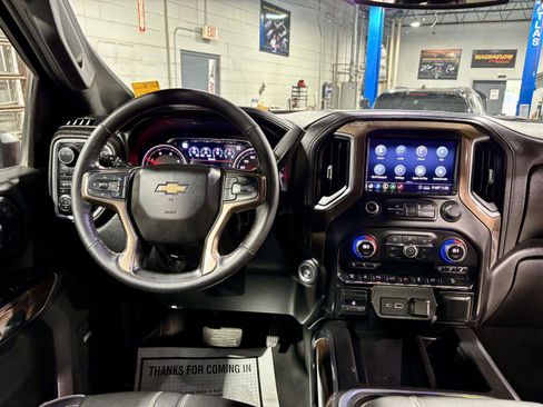 Used 2020 Chevrolet Silverado 2500 High Country w/ Gooseneck/5TH Wheel Package AWD/4WD image 3