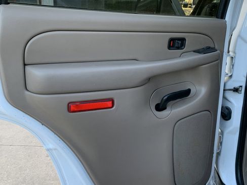 Used 2004 Chevrolet Tahoe Z71 w/ Z71 Preferred Equipment Group image 11