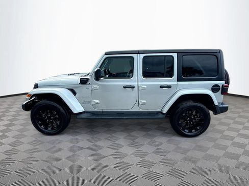 Used 2023 Jeep Wrangler Unlimited Sahara w/ Cold Weather Group AWD/4WD image 9
