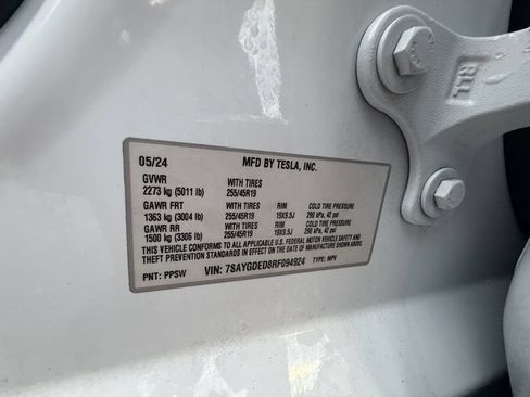 Used 2024 Tesla Model Y Long Range RWD image 36