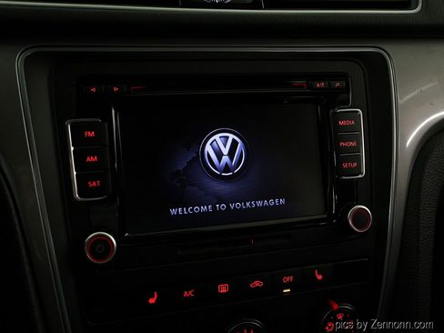 Used 2015 Volkswagen Passat 1.8T Limited Edition image 18