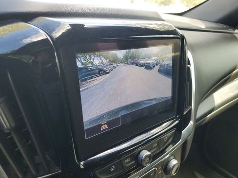 Used 2023 Chevrolet Traverse LT image 32