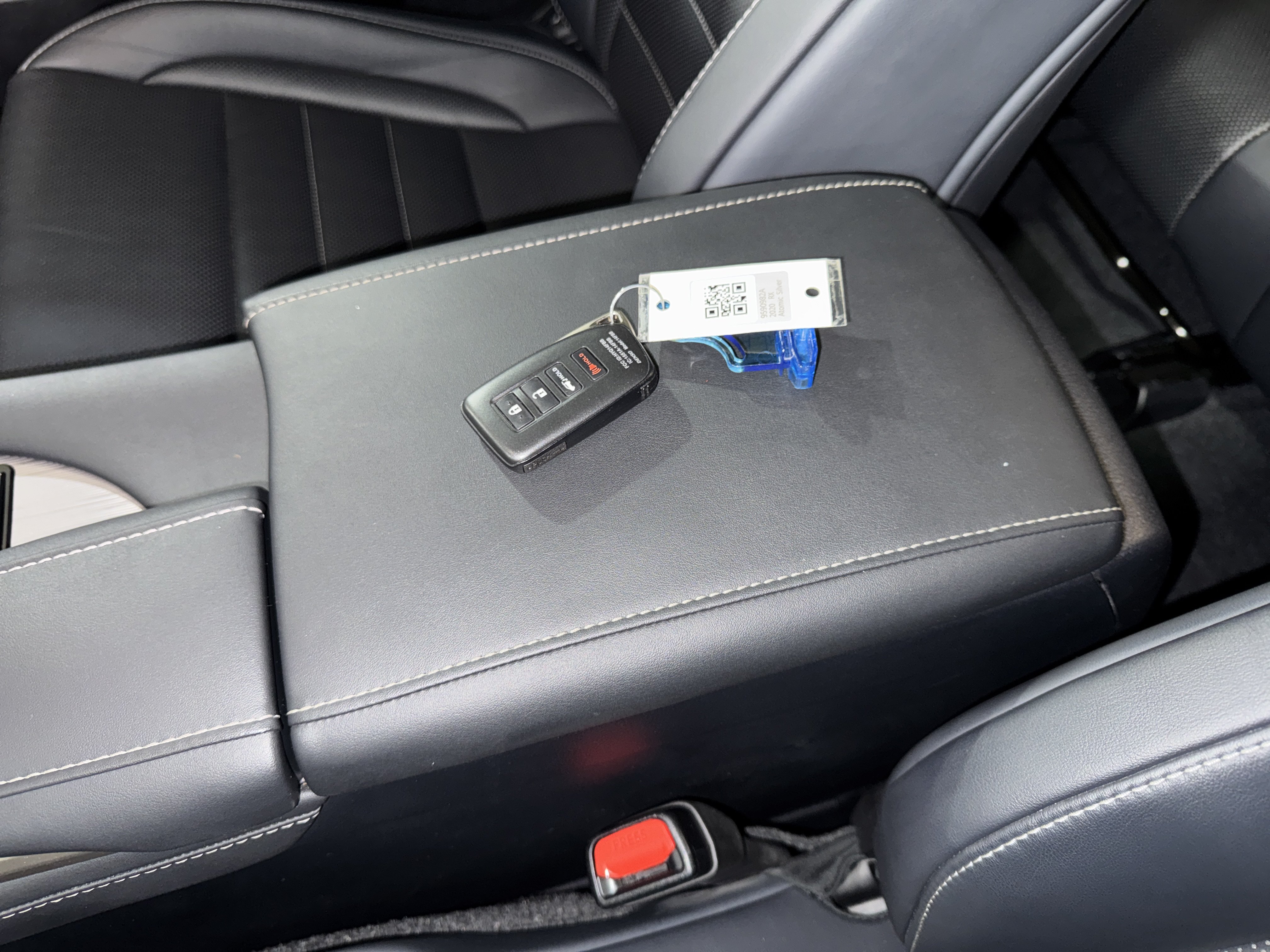 Used 2020 Lexus RX 350 F Sport w/ Accessory Package AWD/4WD image 30