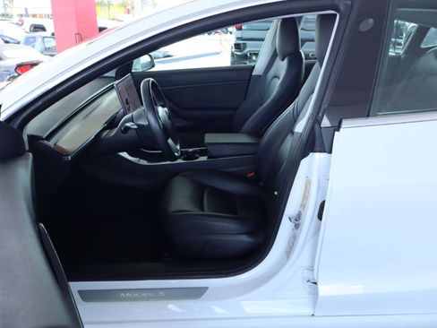 Used 2018 Tesla Model 3 Long Range RWD image 15