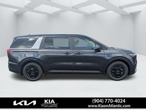 New 2026 Kia Carnival LX FWD image 2