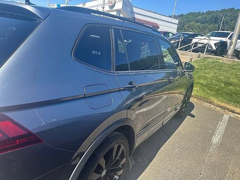 Used 2021 Volkswagen Tiguan SE R-Line AWD/4WD image 3