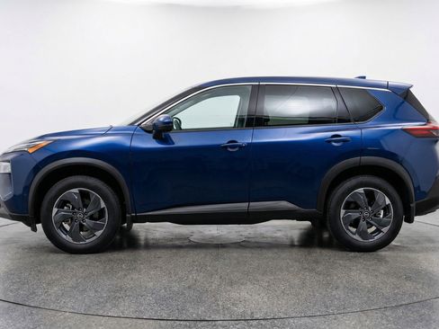 Used 2025 Nissan Rogue SV image 5