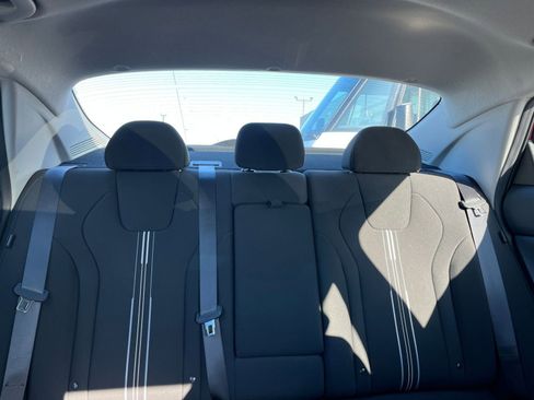 Used 2025 Hyundai Elantra SEL image 37