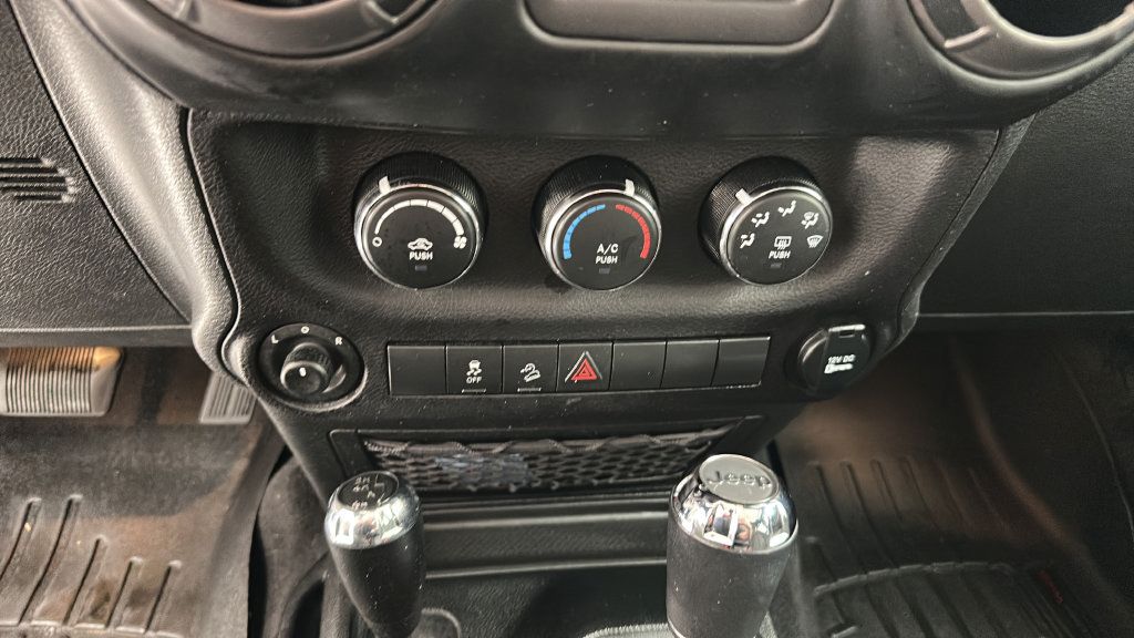 Used 2018 Jeep Wrangler Unlimited Sport S AWD/4WD image 17