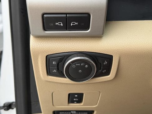 Used 2017 Ford F250 Lariat w/ Chrome Package AWD/4WD image 19