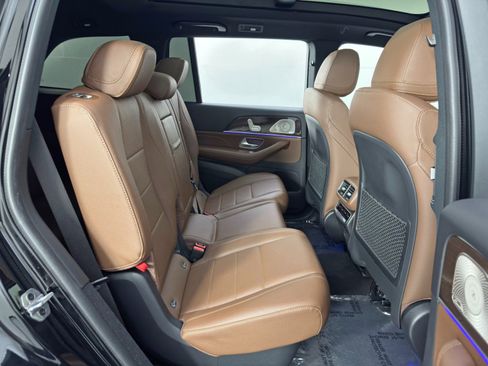 Used 2024 Mercedes-Benz GLS 450 4MATIC image 46