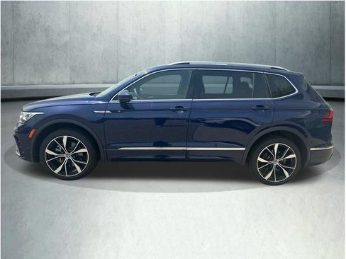 Used 2022 Volkswagen Tiguan SEL R-Line AWD/4WD image 2
