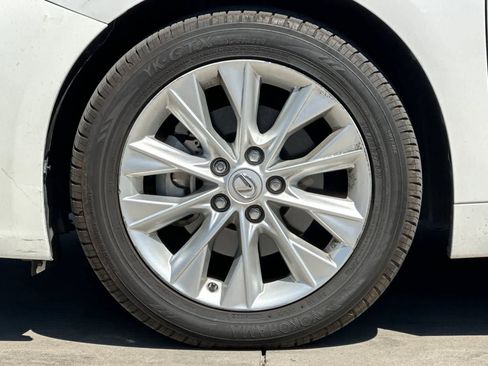 Used 2014 Lexus ES 300h w/ Premium Package w/Bamboo Trim FWD image 12