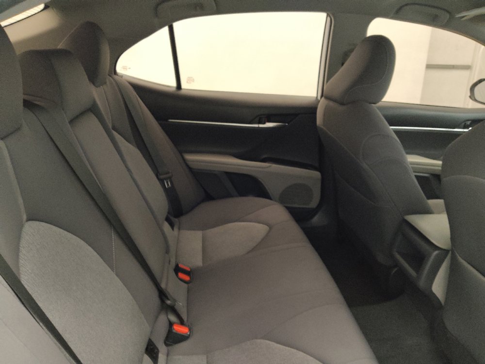 Used 2022 Toyota Camry LE FWD image 19