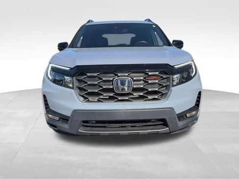 Used 2023 Honda Passport TrailSport image 2
