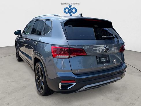 Used 2022 Volkswagen Taos SE AWD/4WD image 5