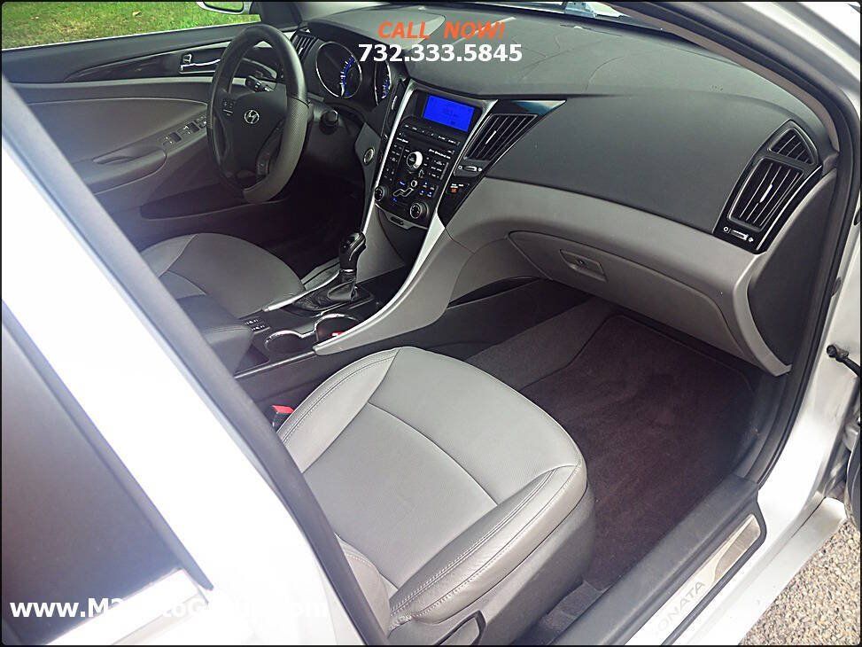Used 2011 Hyundai Sonata Limited FWD image 18