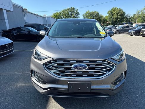 Used 2023 Ford Edge Titanium AWD/4WD image 2