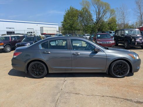 Used 2010 Honda Accord LX image 4