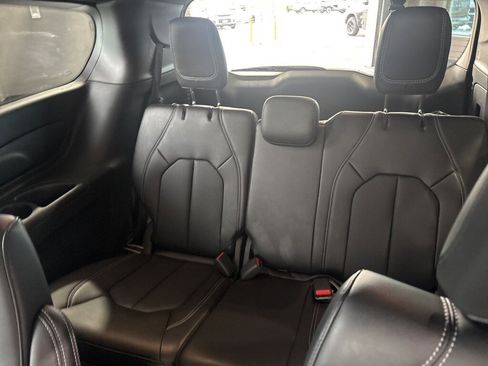 New 2026 Chrysler Pacifica Select image 25