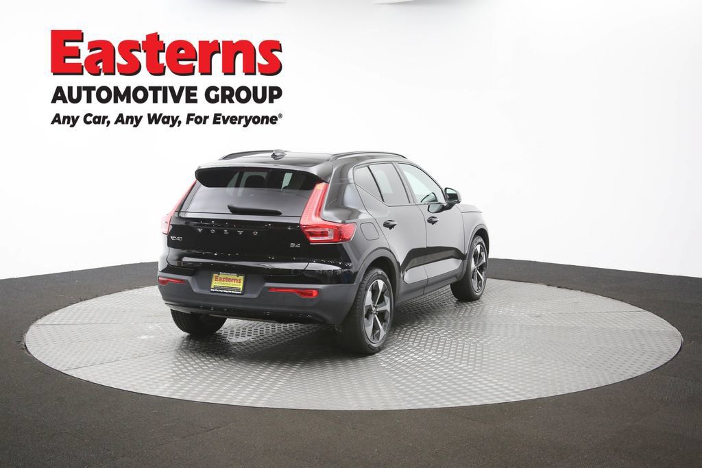 Used 2023 Volvo XC40 B4 Ultimate FWD image 36