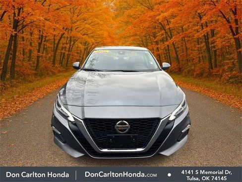 Used 2022 Nissan Altima 2.5 SV image 2