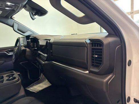 Used 2025 Chevrolet Silverado 1500 LT w/ Z71 Off-Road Package AWD/4WD image 35