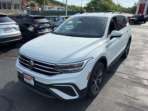 Used 2022 Volkswagen Tiguan SE AWD/4WD image 3