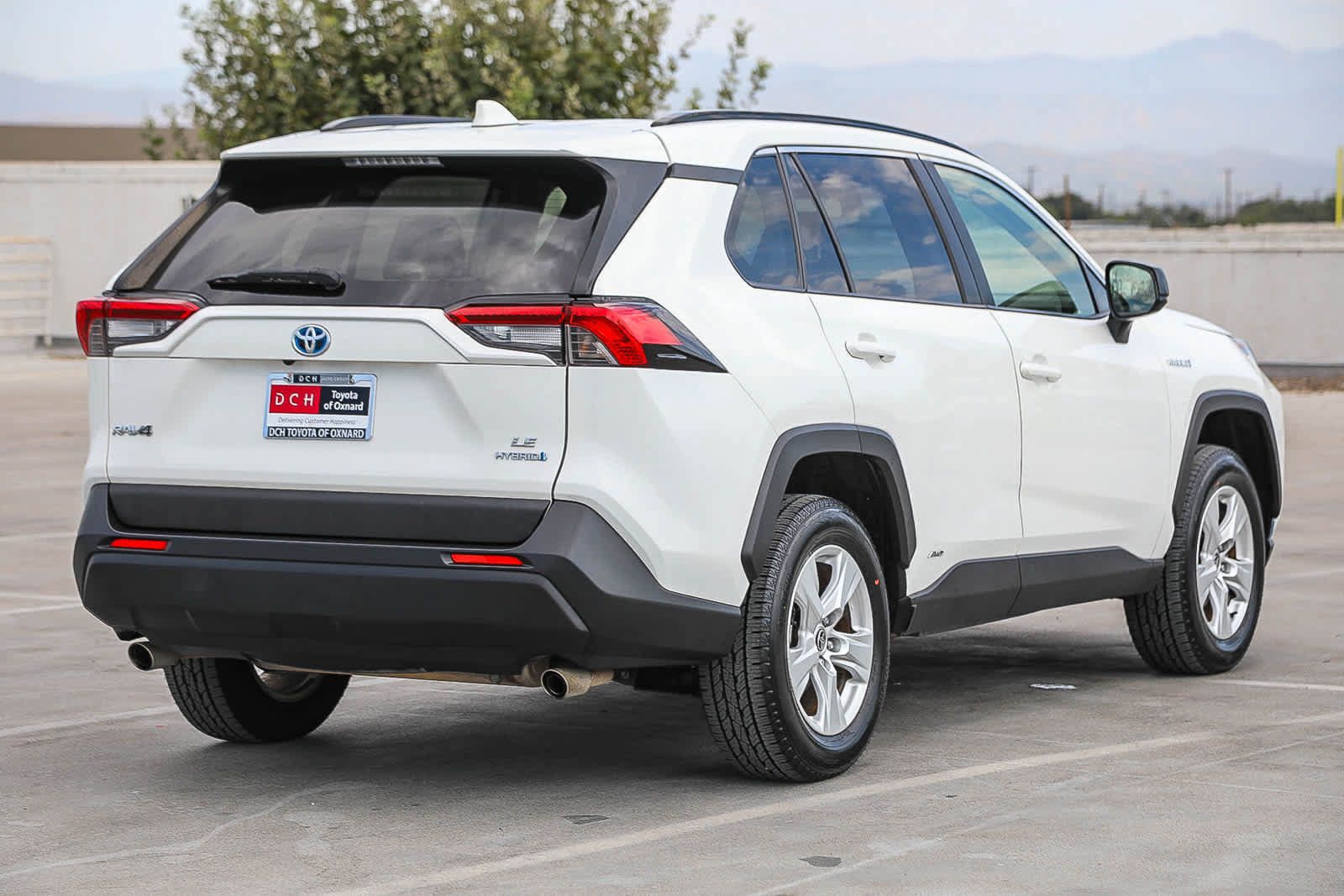 Used 2021 Toyota RAV4 LE AWD/4WD image 5
