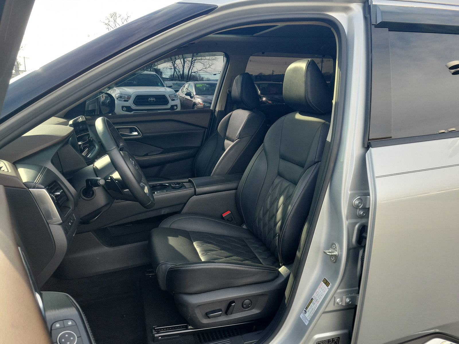 Used 2021 Nissan Rogue Platinum AWD/4WD image 13