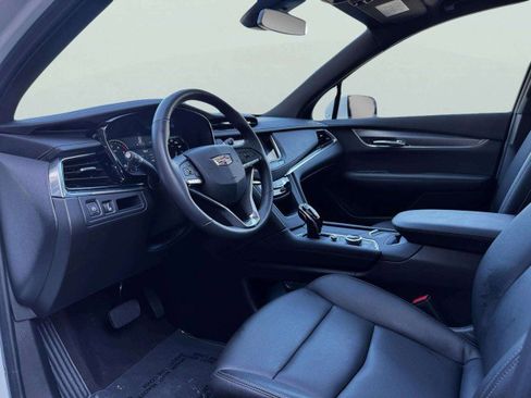 Used 2024 Cadillac XT6 Luxury w/ LPO, Floor Liner Package image 17
