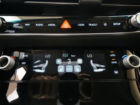 Used 2026 Genesis GV70 2.5T image 45