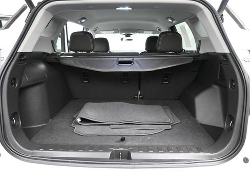 Used 2023 GMC Terrain SLE w/ Driver Convenience Package image 16