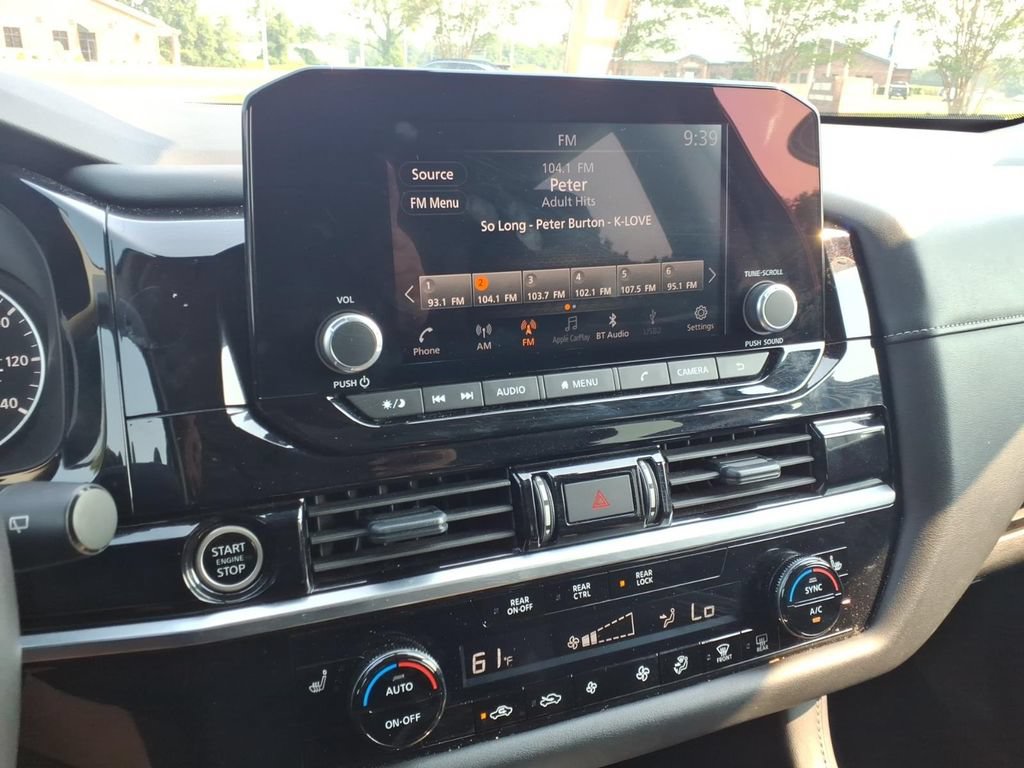 Used 2024 Nissan Pathfinder SV FWD image 22