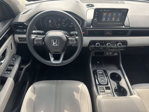 Used 2025 Honda Pilot Touring image 22