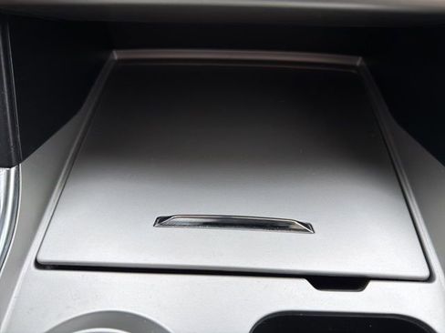 Used 2022 Ford Explorer XLT w/ Equipment Group 202A image 36