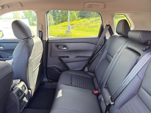 New 2026 Nissan Rogue SV AWD/4WD image 32