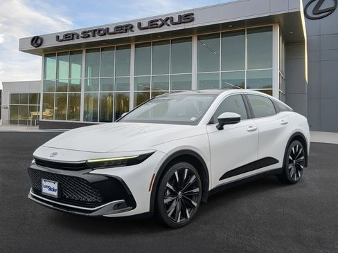 Used 2023 Toyota Crown Platinum image 7