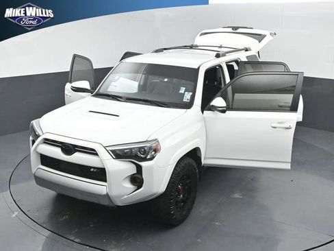 Used 2023 Toyota 4Runner TRD Off-Road Premium AWD/4WD image 26