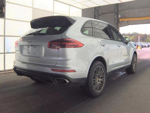 Used 2017 Porsche Cayenne Platinum Edition w/ Premium Package (PJV) image 2
