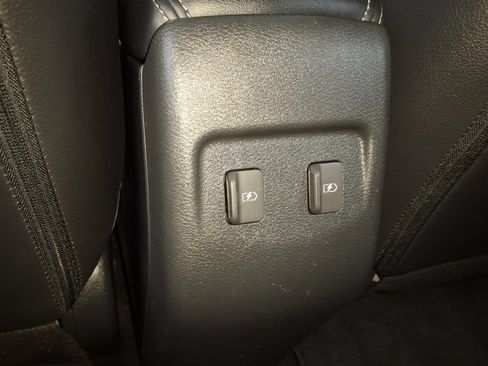 Used 2022 Nissan Kicks SR FWD image 14